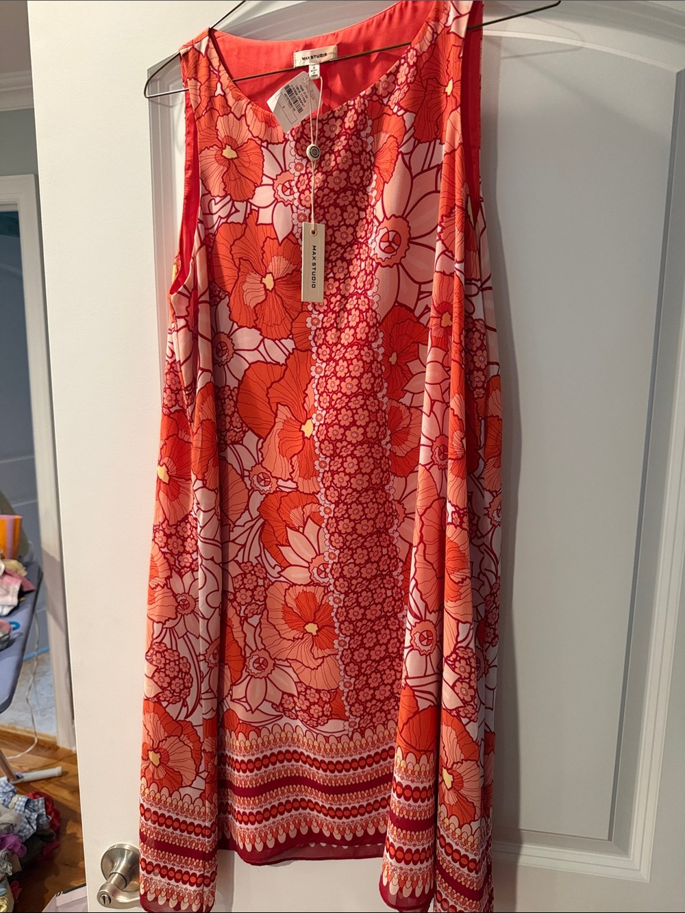 Max Studio Coral & Pink Floral Sleeveless Shift Dress